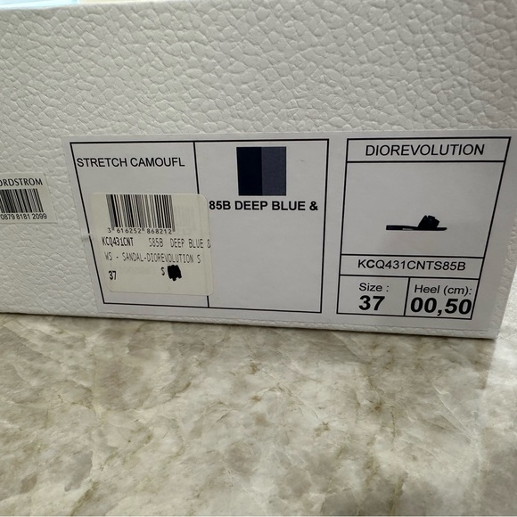 Christian Dior (R)Evolution Slide - Picture 9 of 10